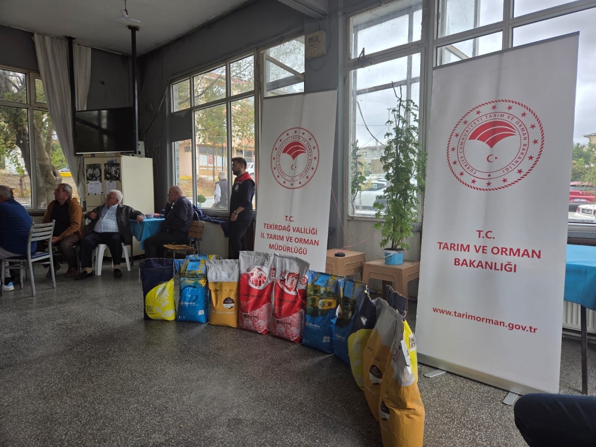 Tekirdağ'da üreticileri kanola tohumu dağıtıldı