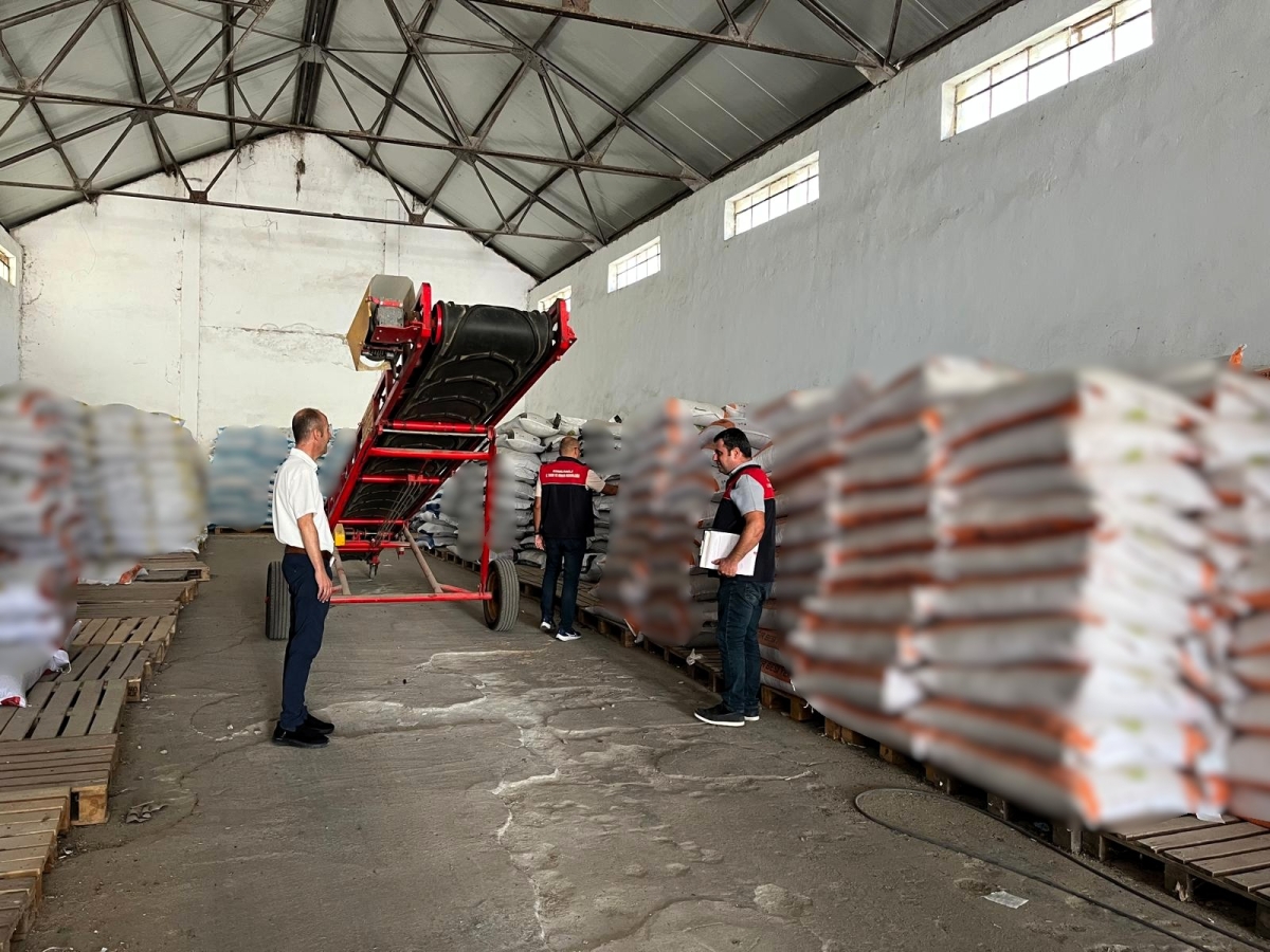 Kırklareli'nde yem satışı yapan bayiler denetlendi