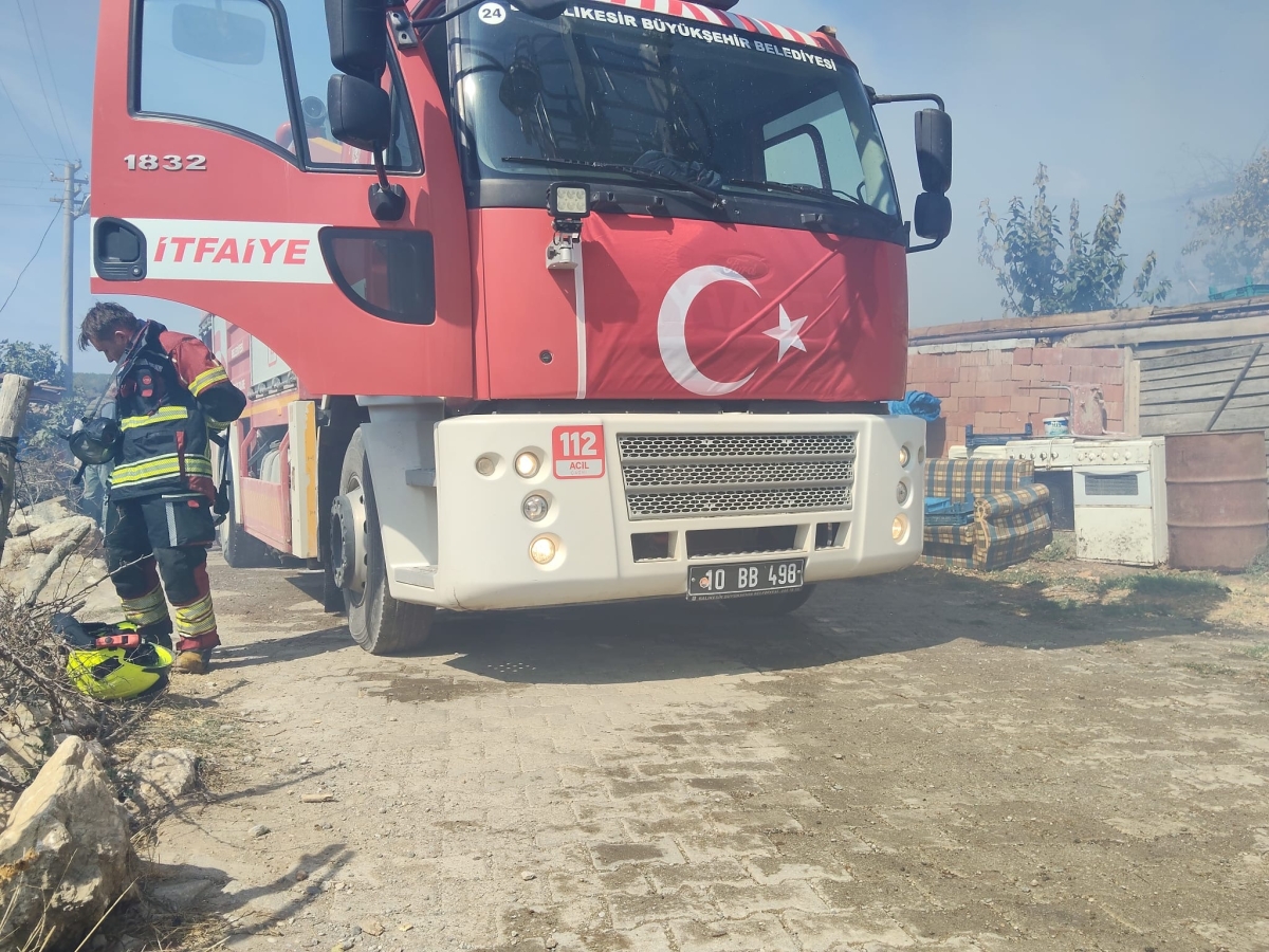 İvrindi'de evde çıkan yangın söndürüldü