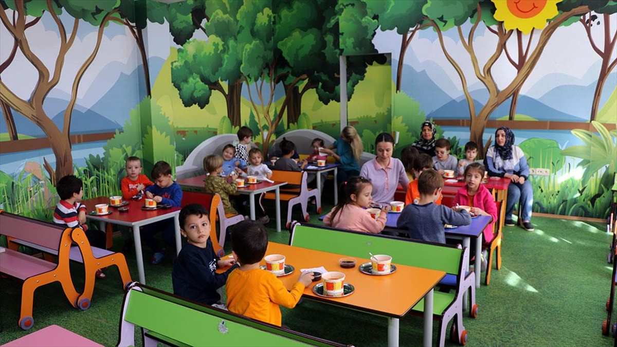 Edirne'de anaokulu öğrencilerinin ara öğünleri meslek liselilerden